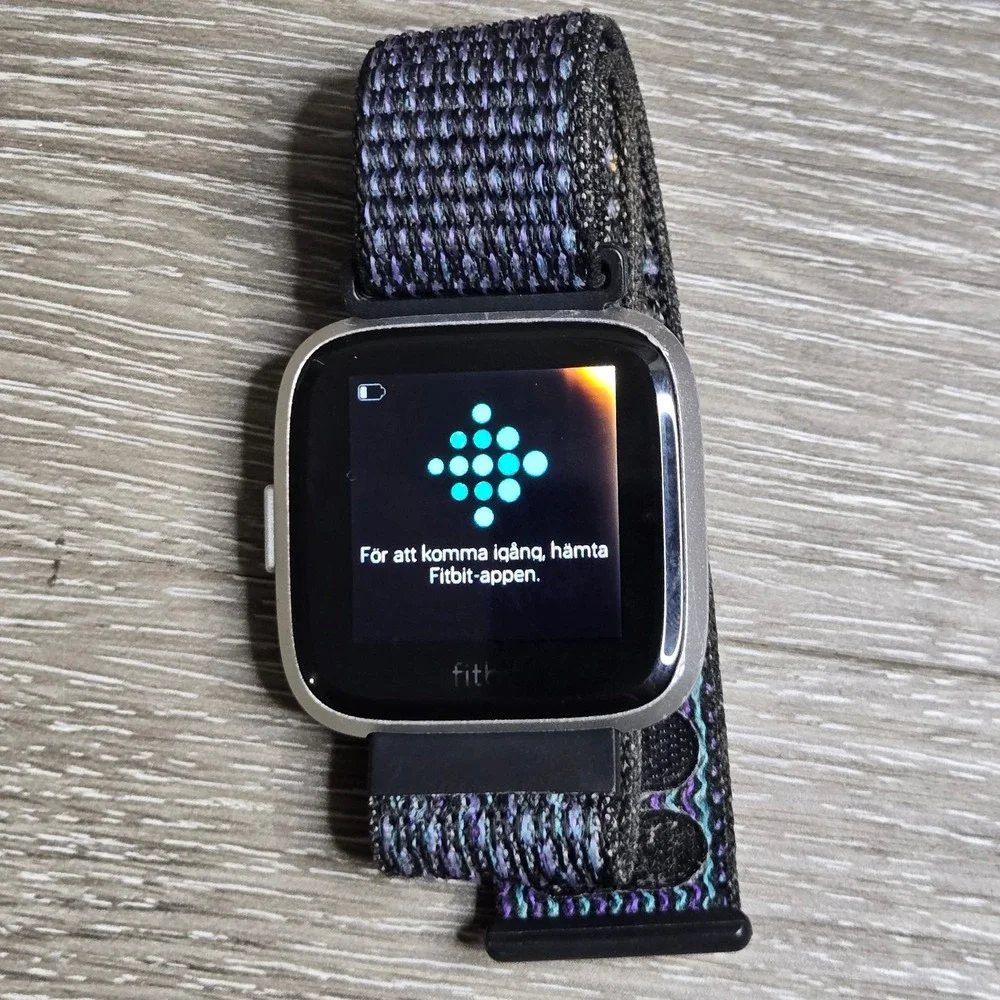 Fitbit Versa Lite Smart Watch Activity Tracker Gray LARGE Band FB415 SE